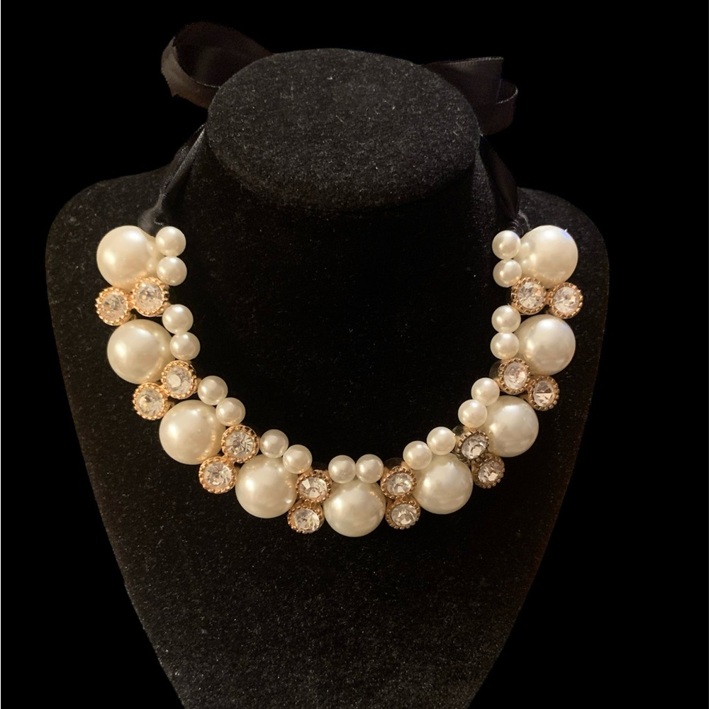 Faux Pearl and Rhinestone Ribbon Statement Necklace - Picture 2 of 4